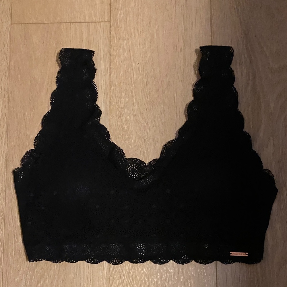 Scalloped Black Lace Bralette